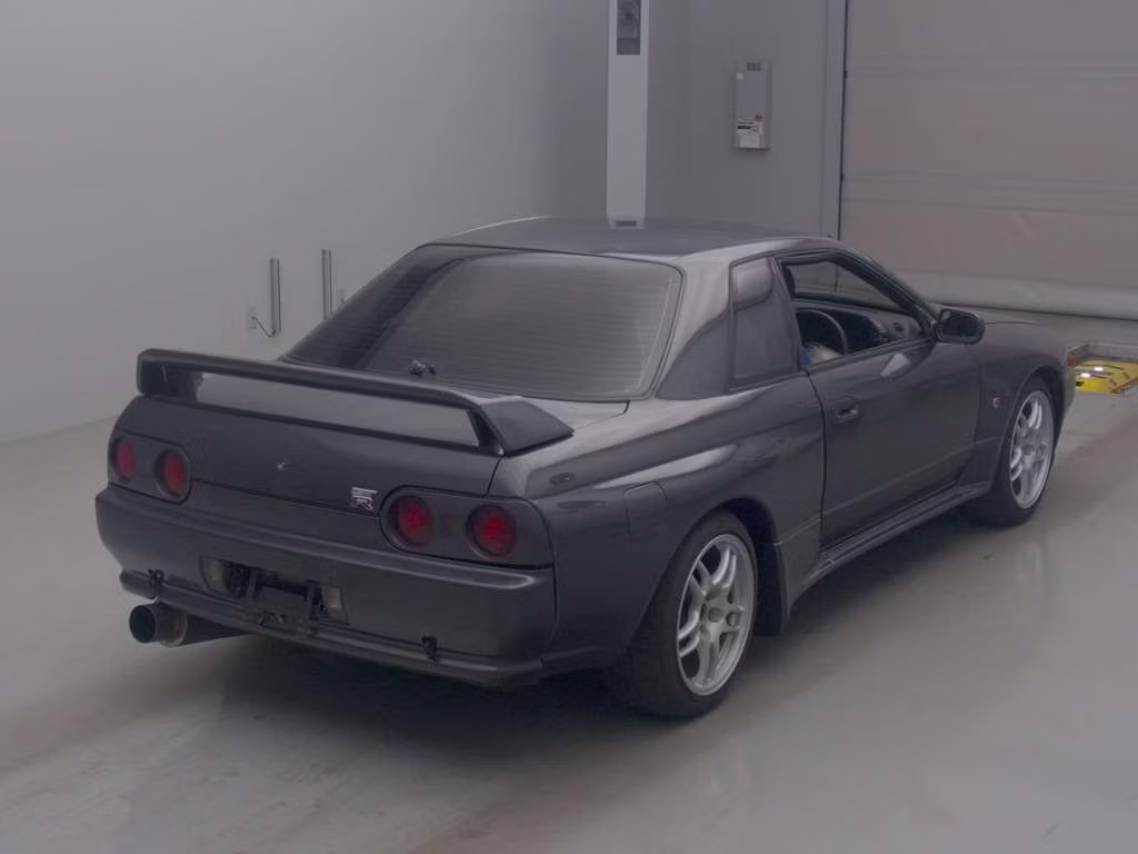 NISSAN SKYLINE GT-R