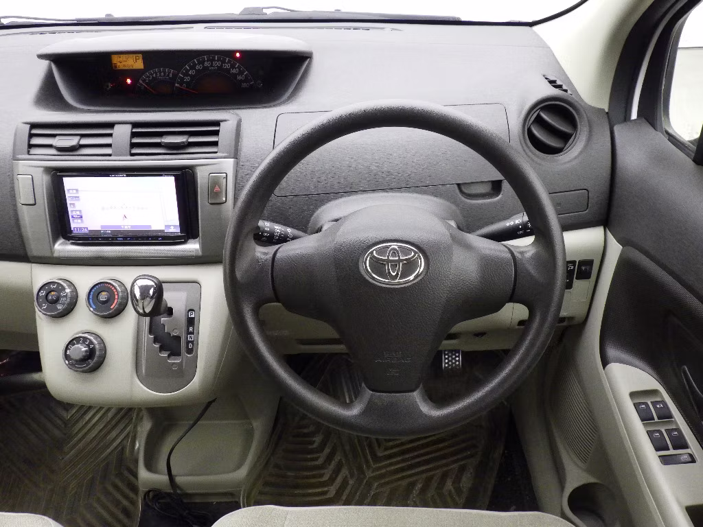 TOYOTA PASSO SETTE
