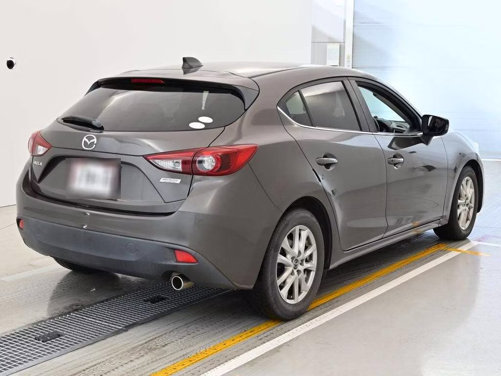 MAZDA AXELA
