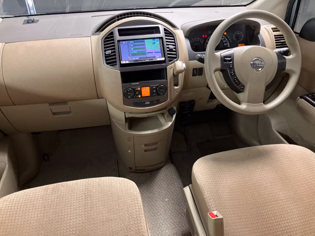 NISSAN LAFESTA