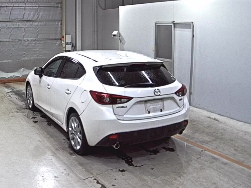MAZDA AXELA