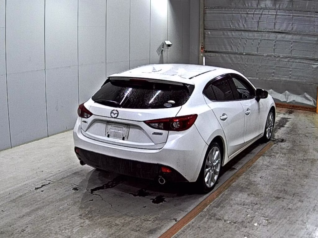 MAZDA AXELA