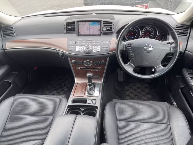 NISSAN FUGA