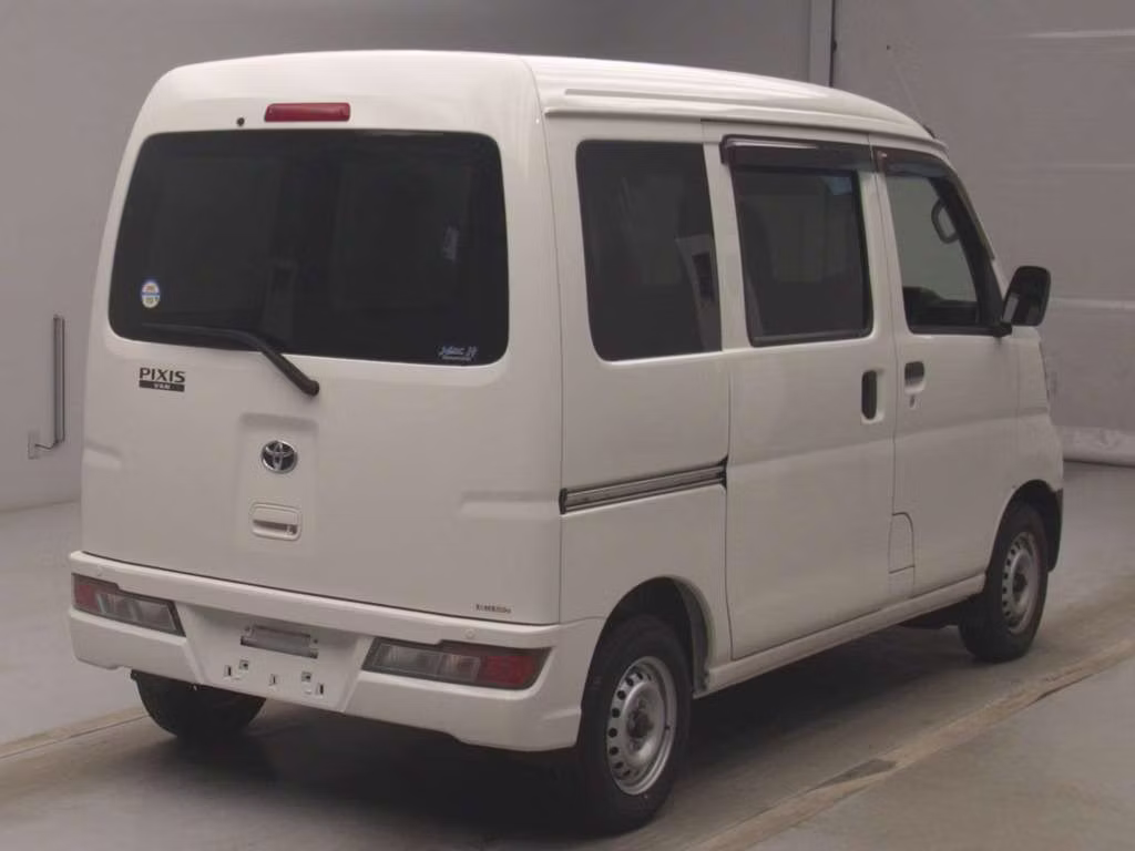 TOYOTA PIXIS VAN