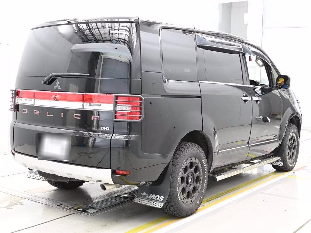 MITSUBISHI DELICA D:5