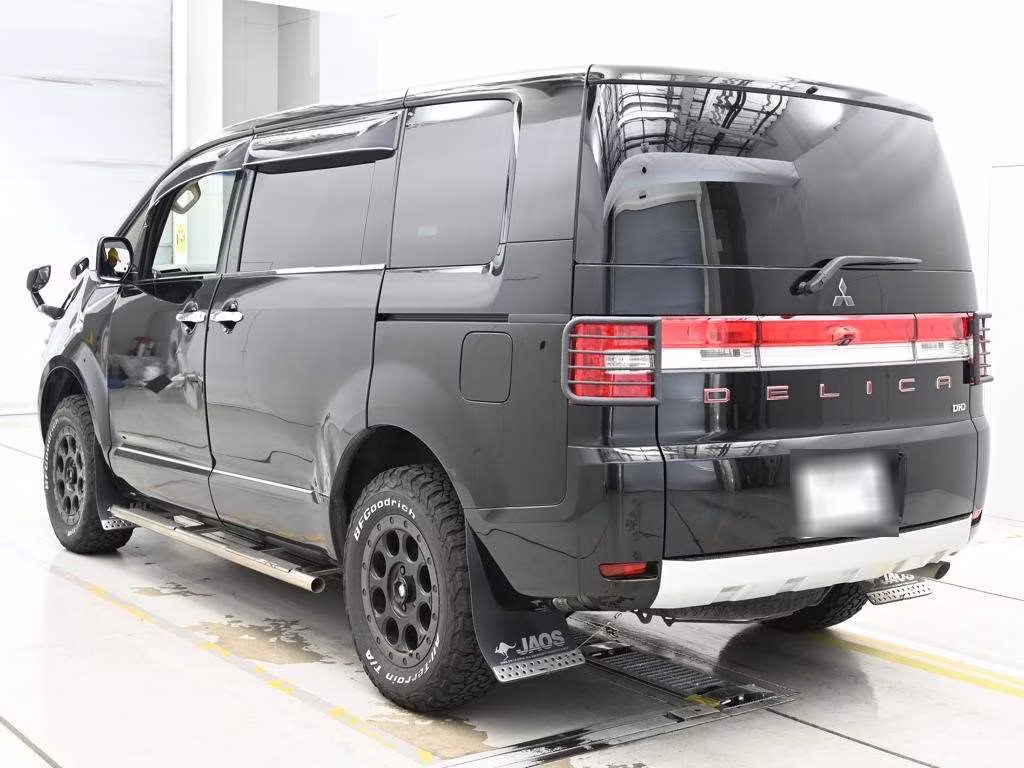 MITSUBISHI DELICA D:5