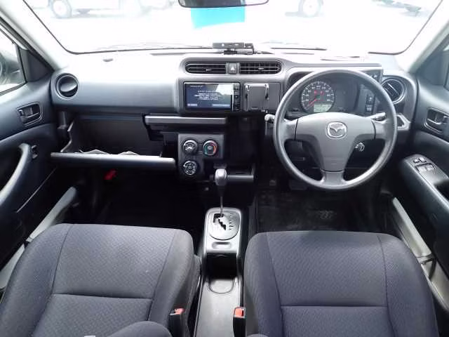 MAZDA FAMILIA