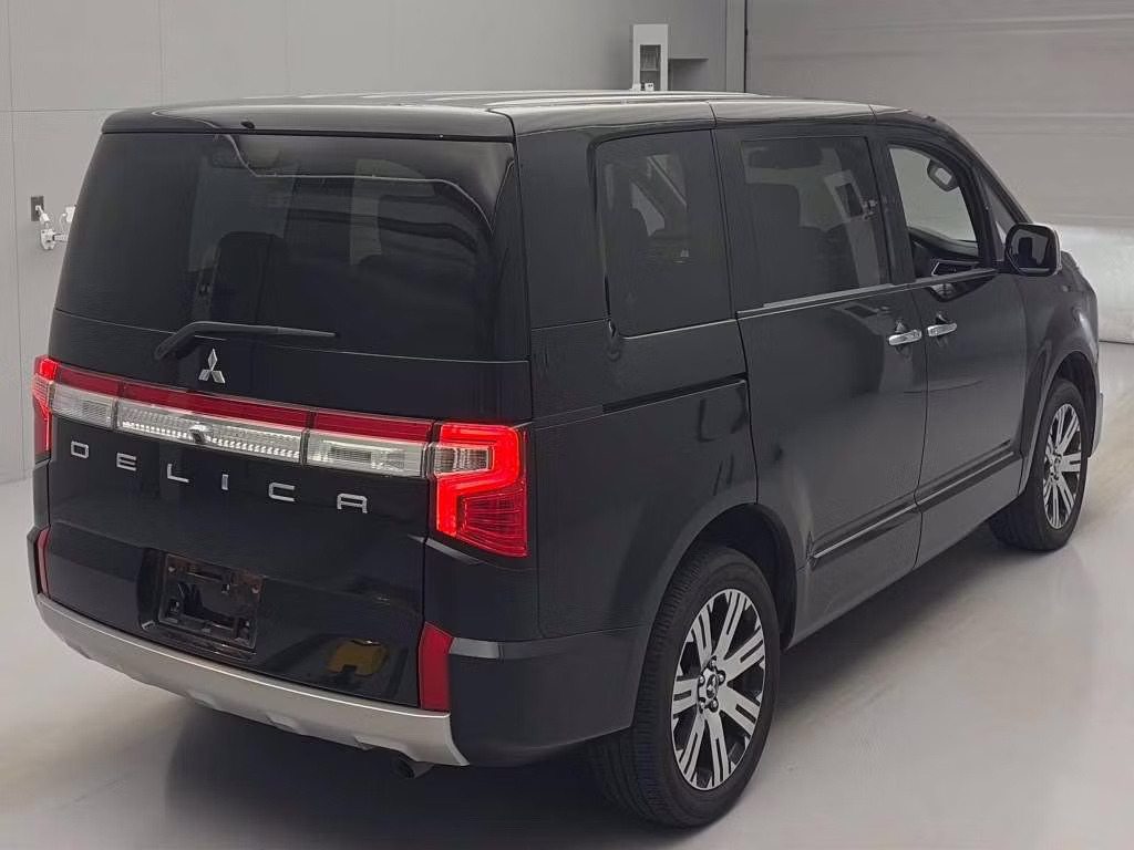 MITSUBISHI DELICA D:5