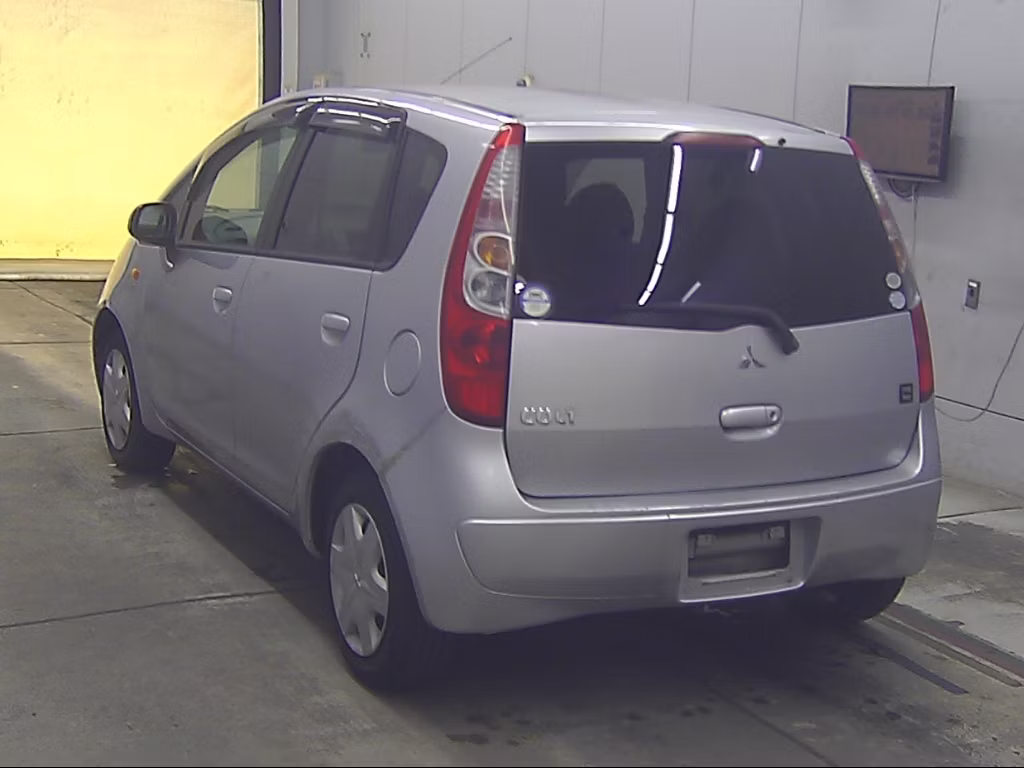 MITSUBISHI COLT