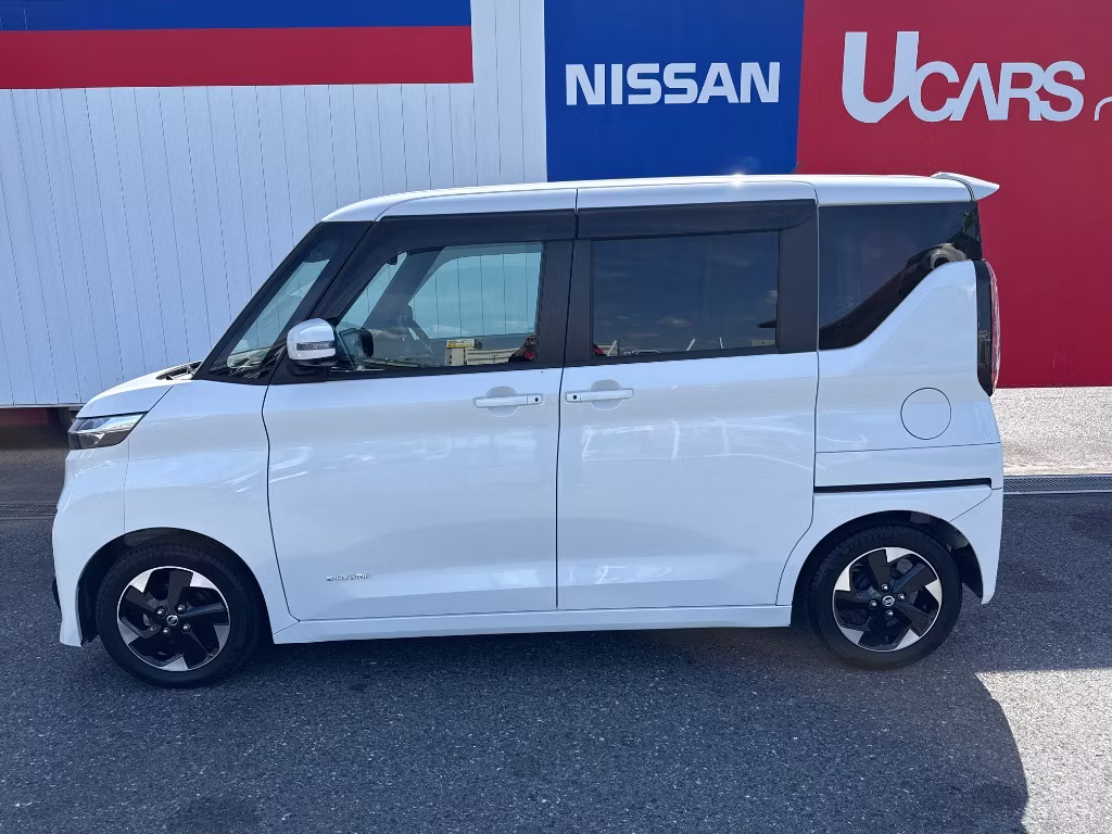 NISSAN ROOX