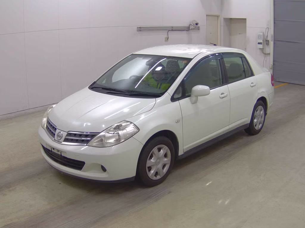 NISSAN TIIDA LATIO