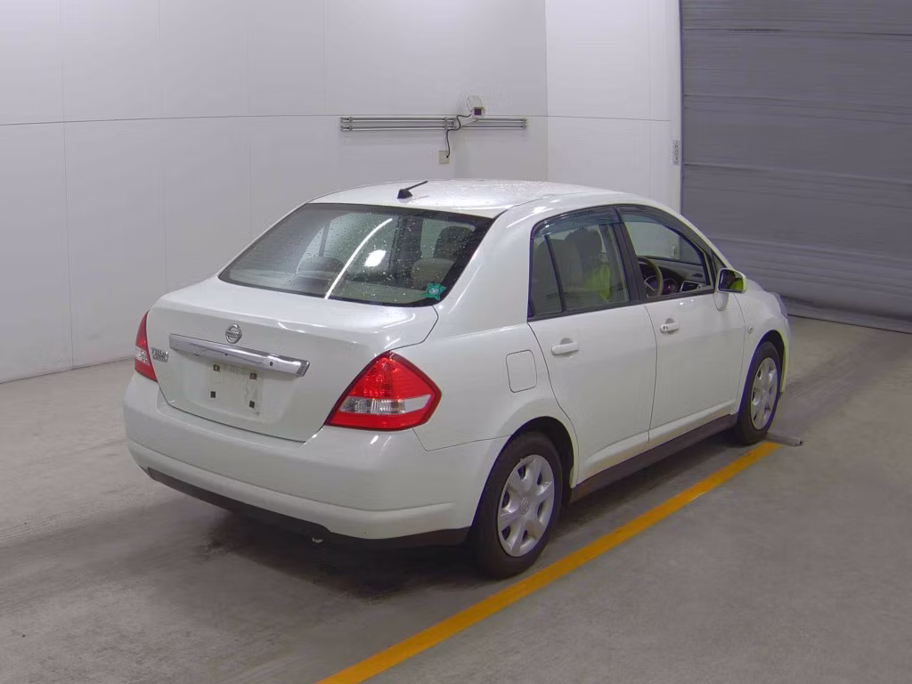 NISSAN TIIDA LATIO