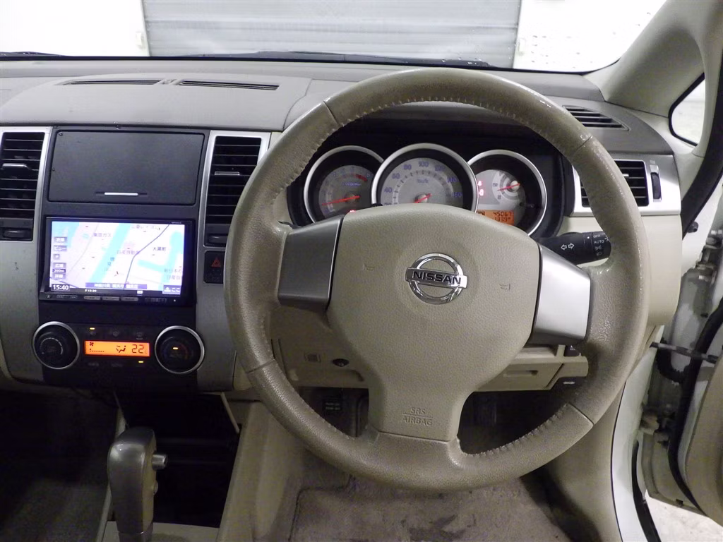 NISSAN TIIDA LATIO