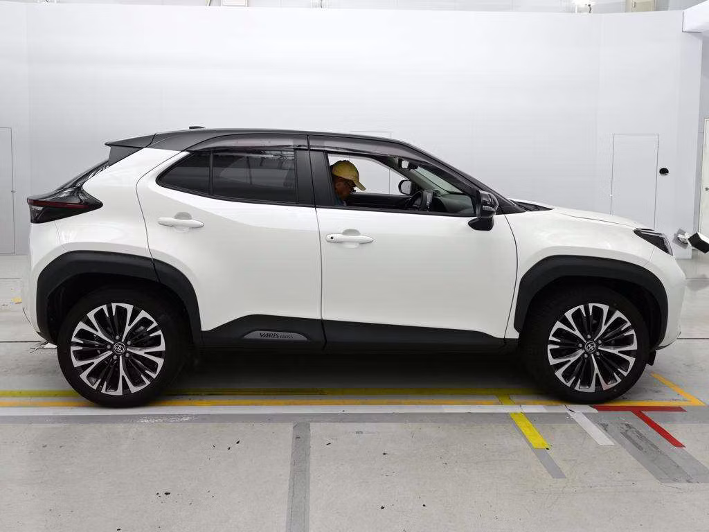 TOYOTA YARIS CROSS