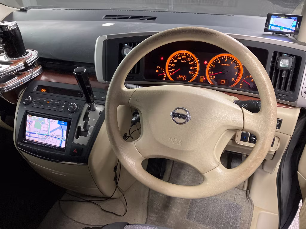NISSAN ELGRAND