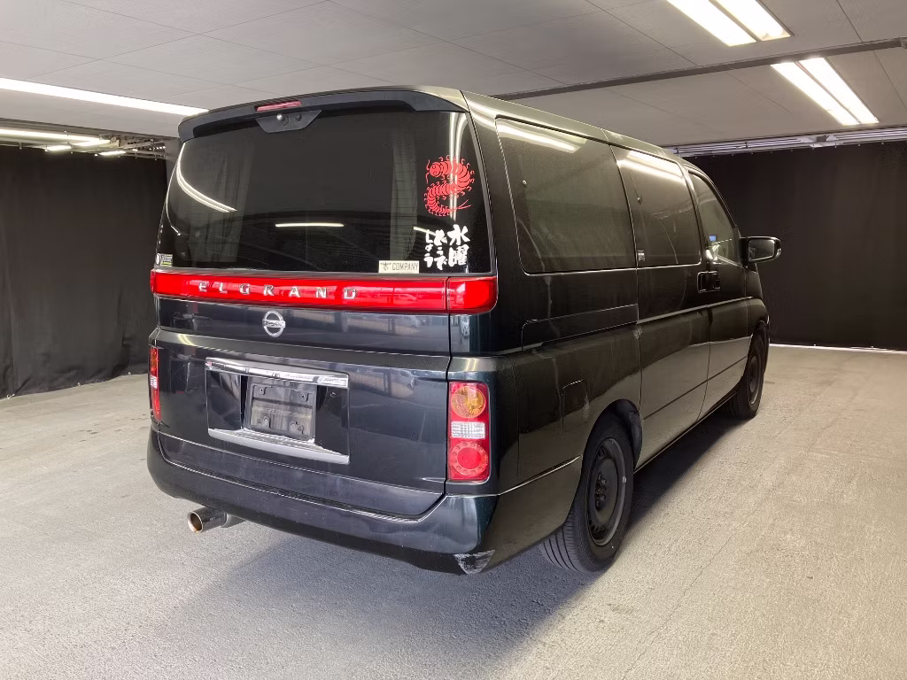 NISSAN ELGRAND