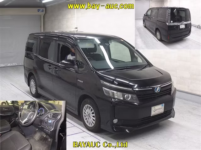 TOYOTA VOXY