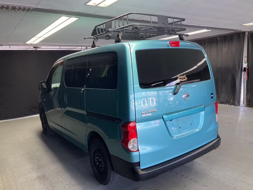 NISSAN NV200