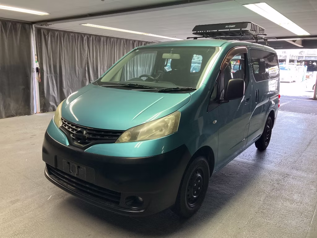 NISSAN NV200