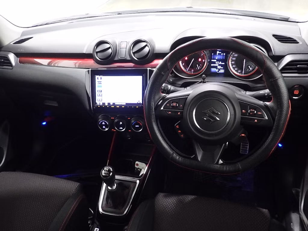 SUZUKI SWIFT