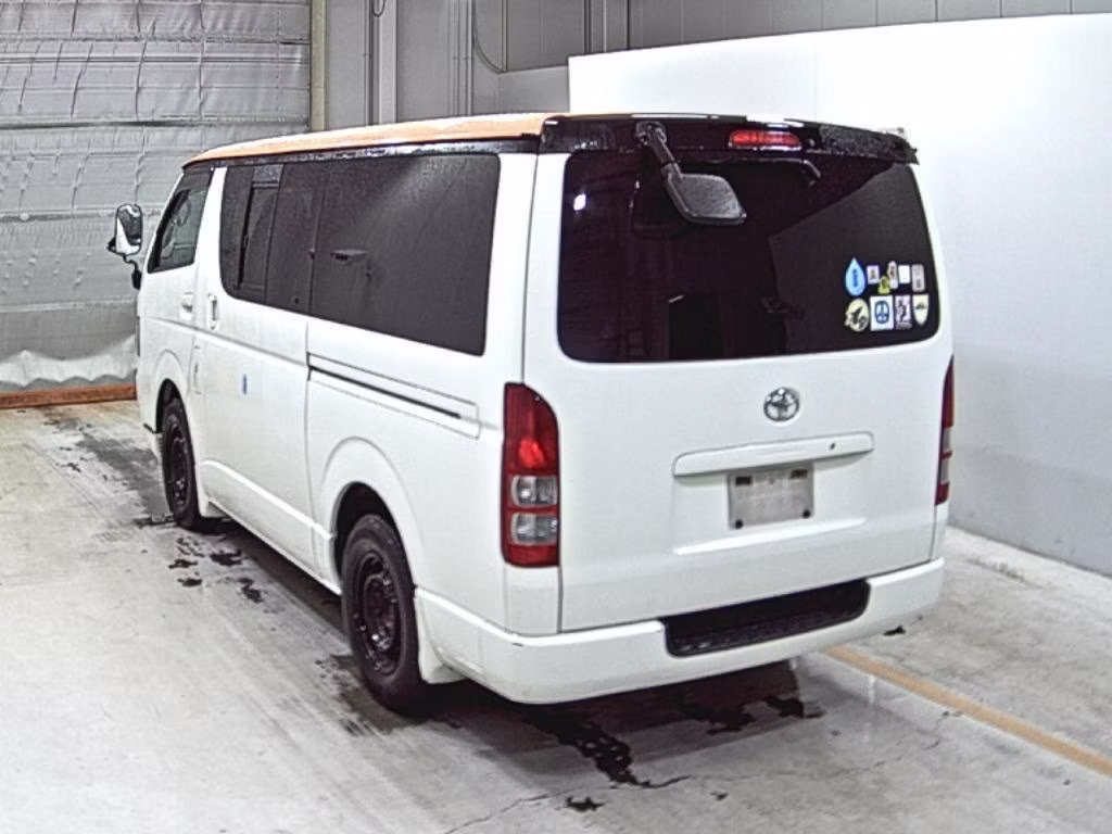 TOYOTA REGIUS ACE