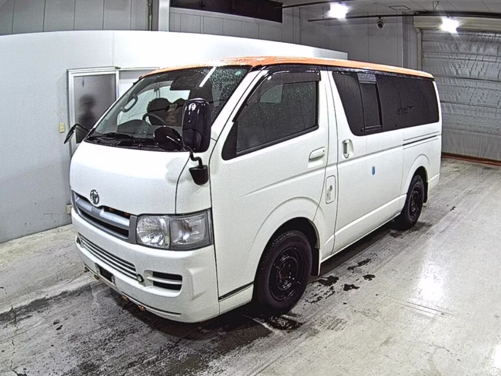 TOYOTA REGIUS ACE