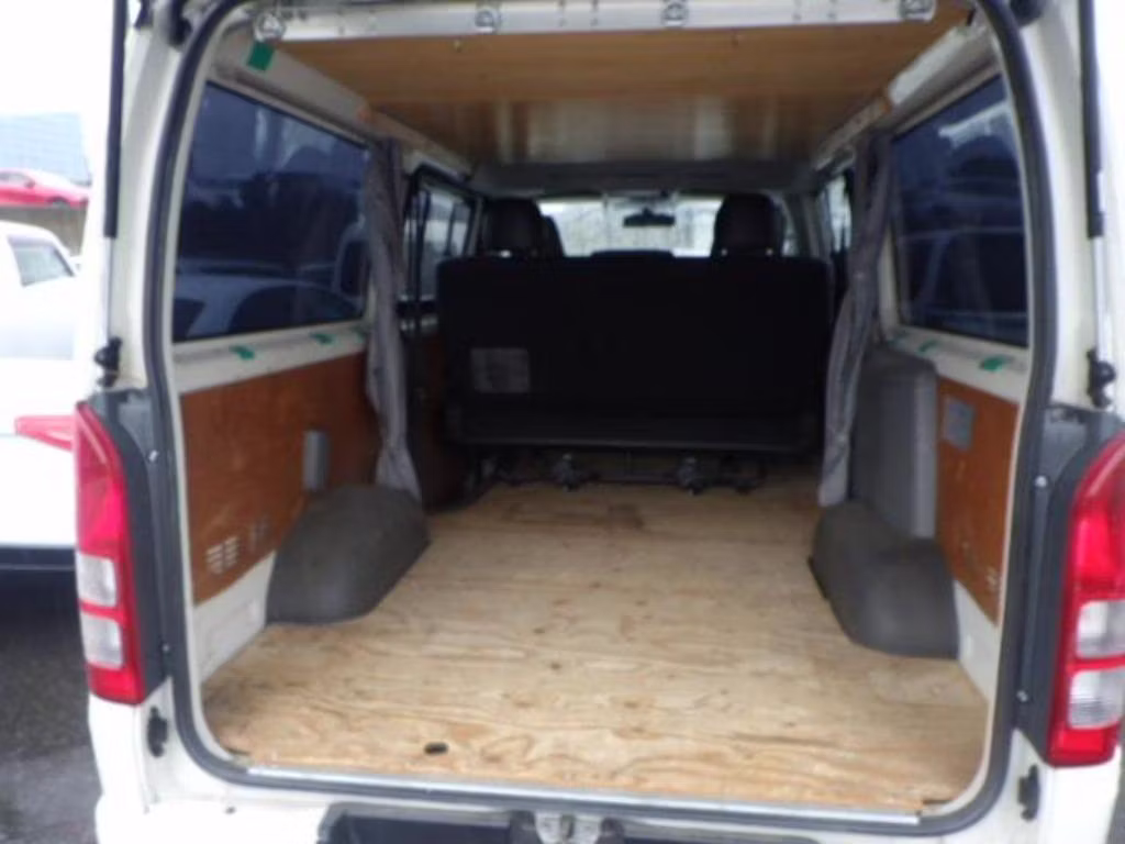 TOYOTA REGIUS ACE