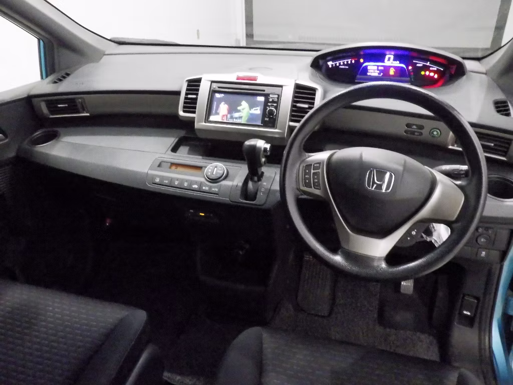 HONDA FREED SPIKE