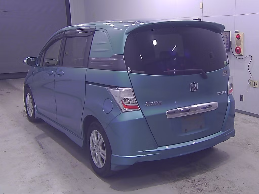 HONDA FREED SPIKE