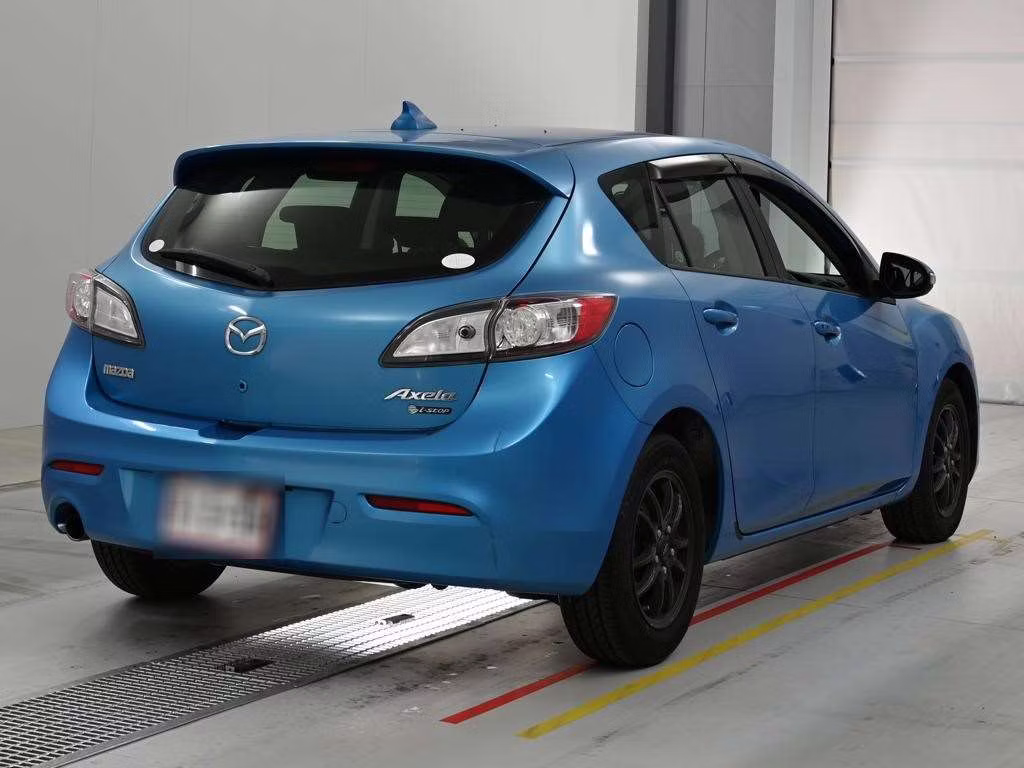 MAZDA AXELA