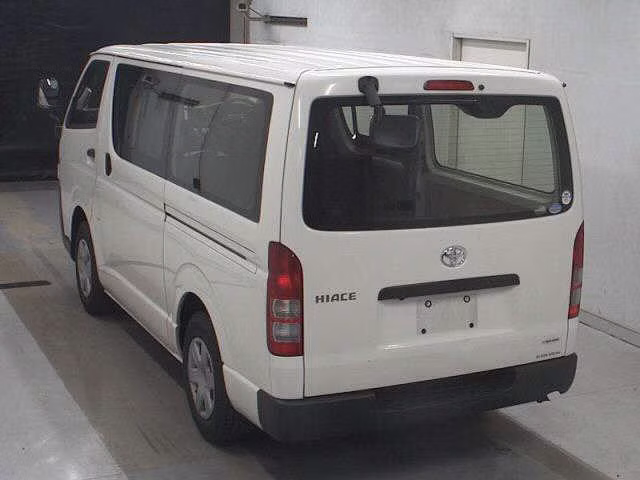 TOYOTA REGIUS ACE