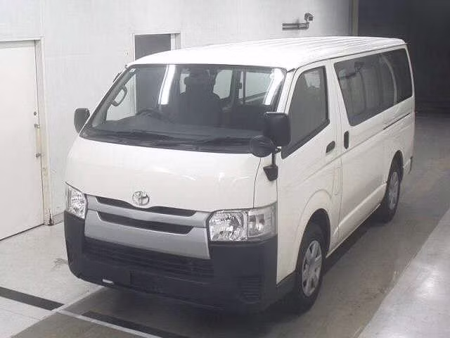 TOYOTA REGIUS ACE