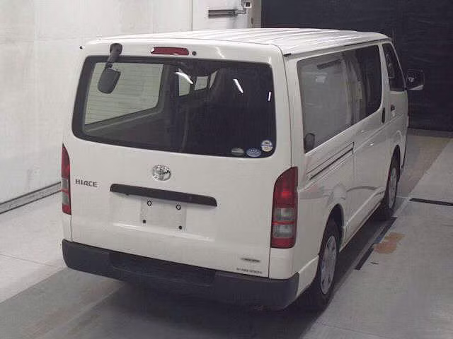 TOYOTA REGIUS ACE
