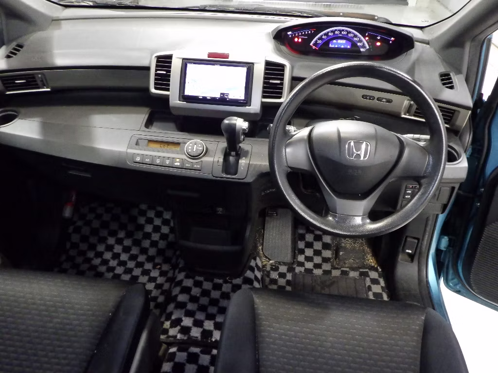 HONDA FREED SPIKE