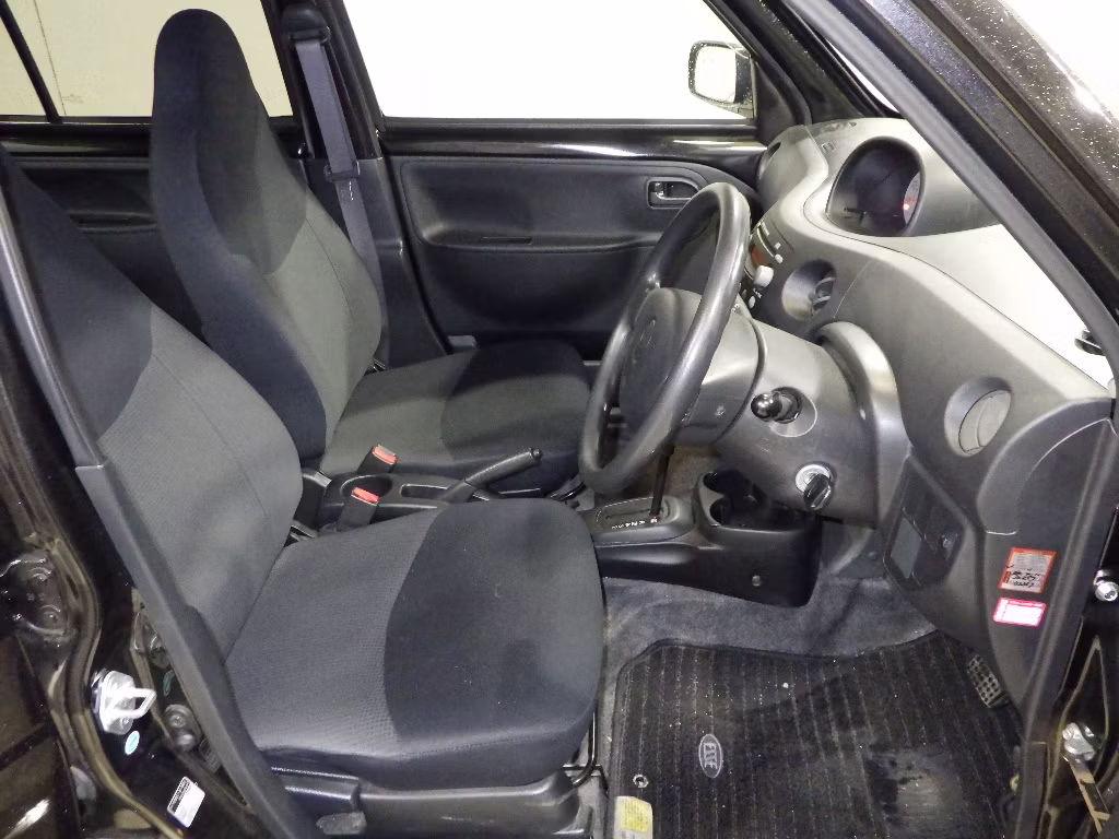 DAIHATSU ESSE