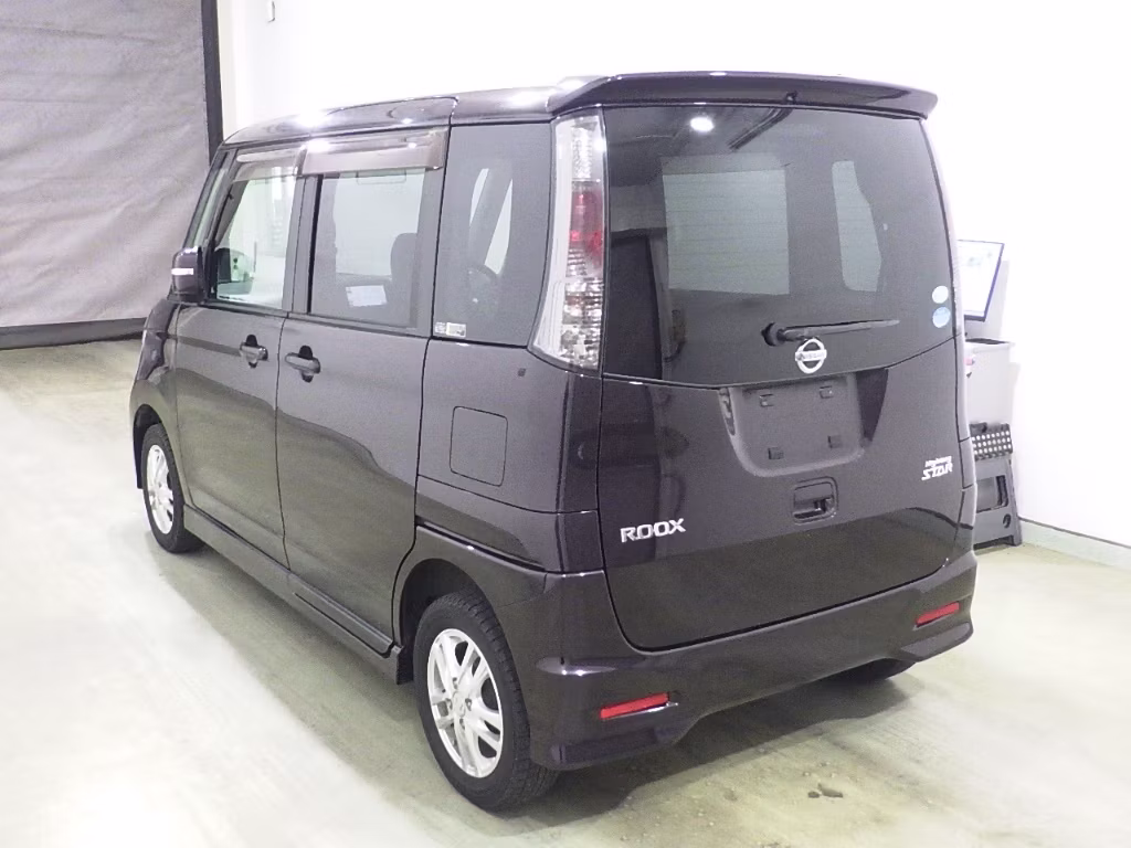 NISSAN ROOX