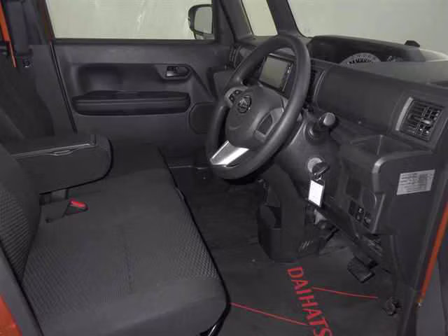 DAIHATSU WAKE