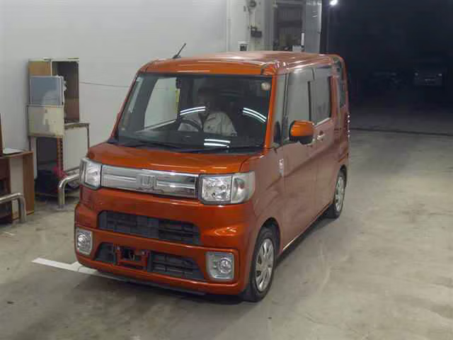 DAIHATSU WAKE