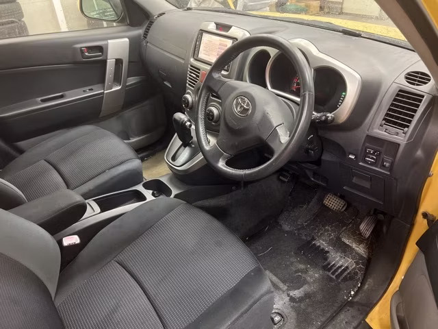 TOYOTA RUSH