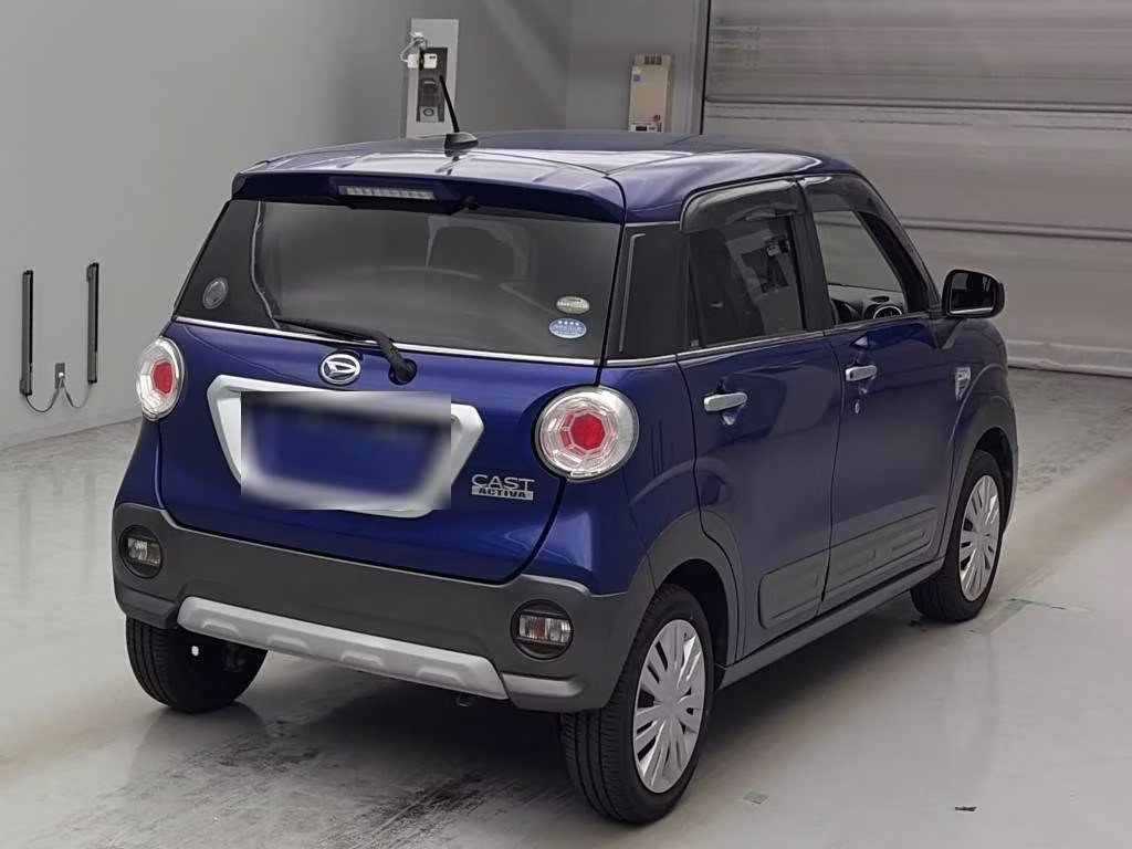 DAIHATSU CAST