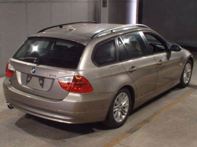 BMW 3-SERIES
