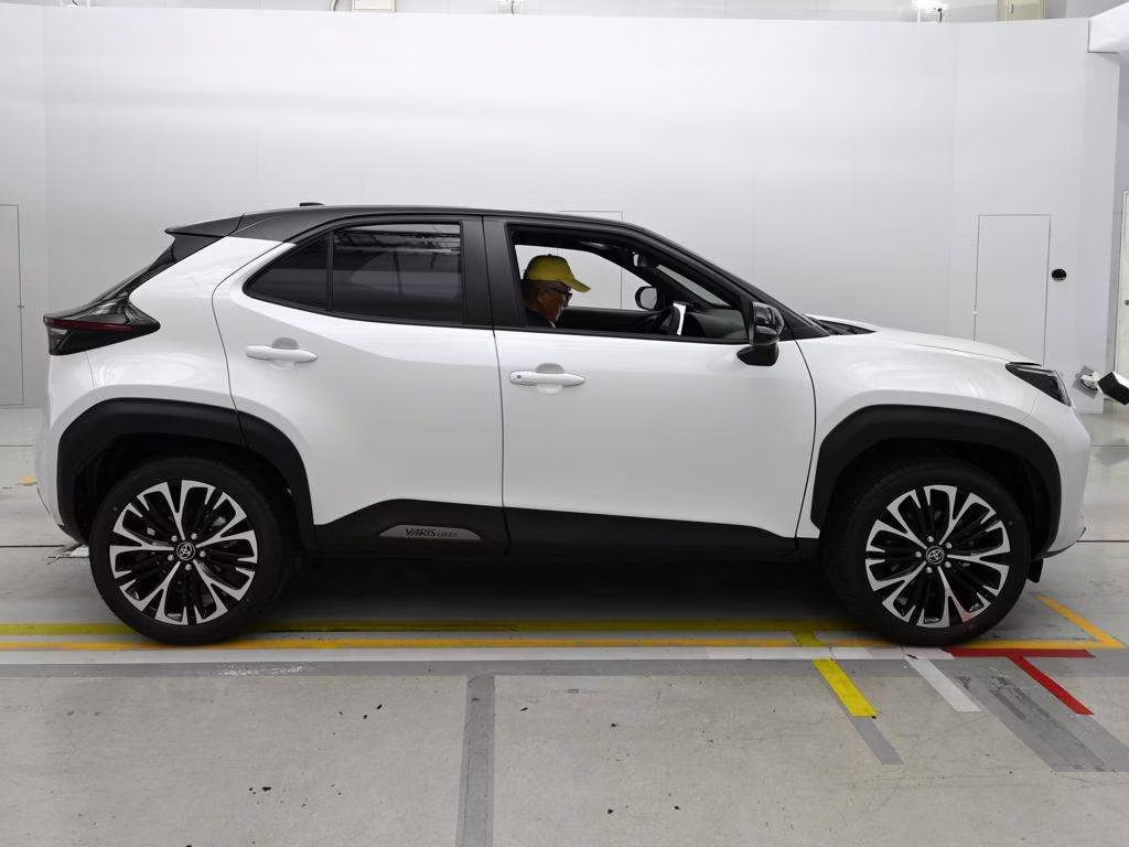 TOYOTA YARIS CROSS