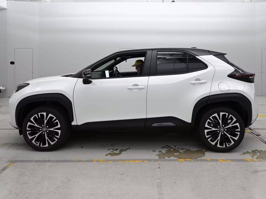 TOYOTA YARIS CROSS