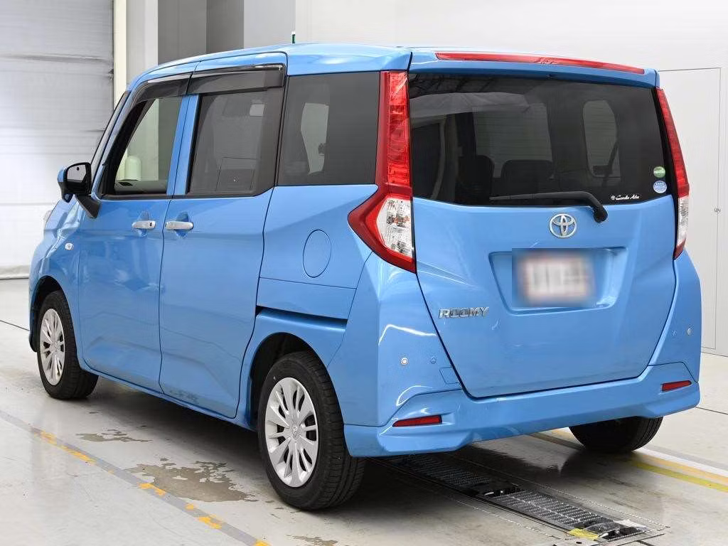 TOYOTA ROOMY
