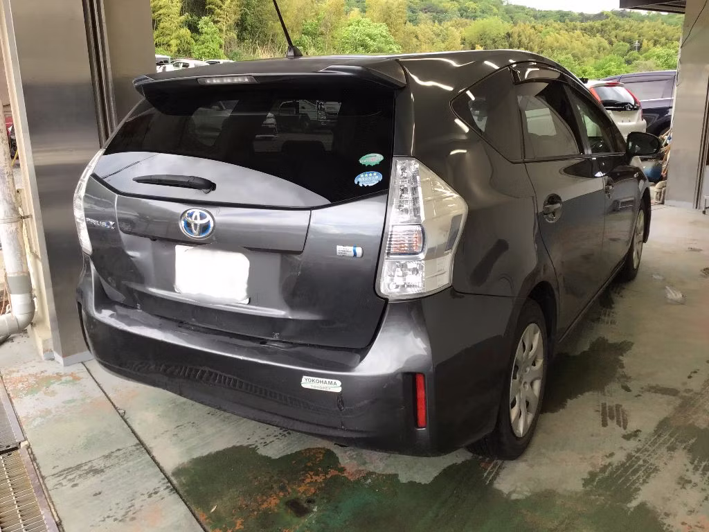 TOYOTA PRIUS ALPHA