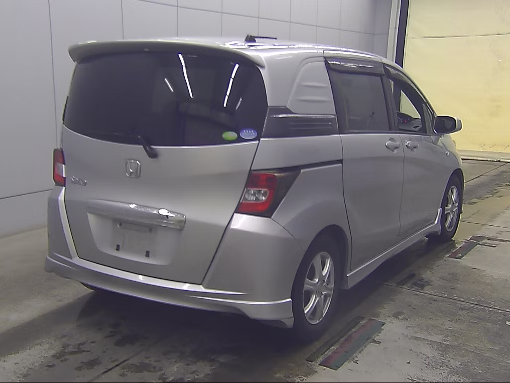 HONDA FREED SPIKE
