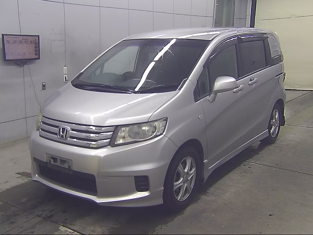 HONDA FREED SPIKE