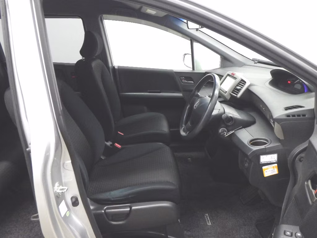 HONDA FREED SPIKE
