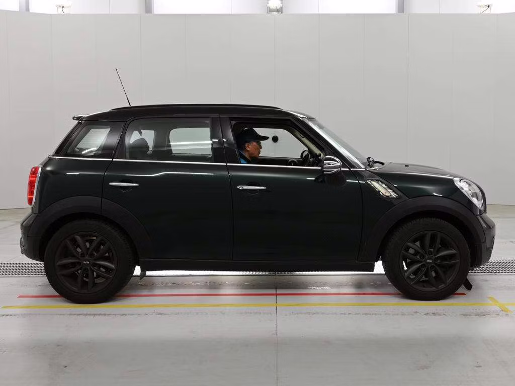 MINI CROSSOVER