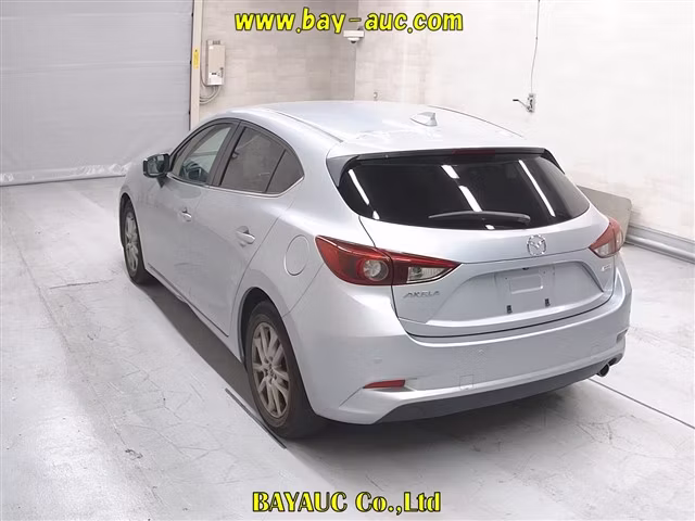MAZDA AXELA